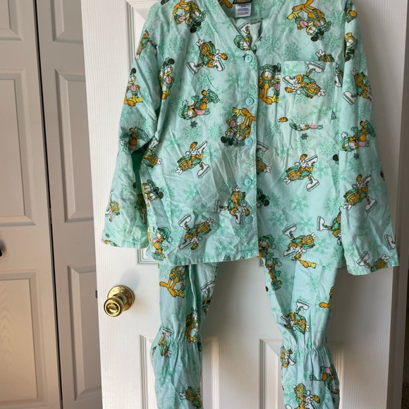 Garfield Other - Women's Playful Character Pajama Set - Light Green